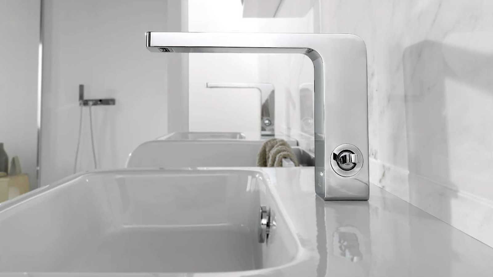 100063524-lounge-bathroom-taps